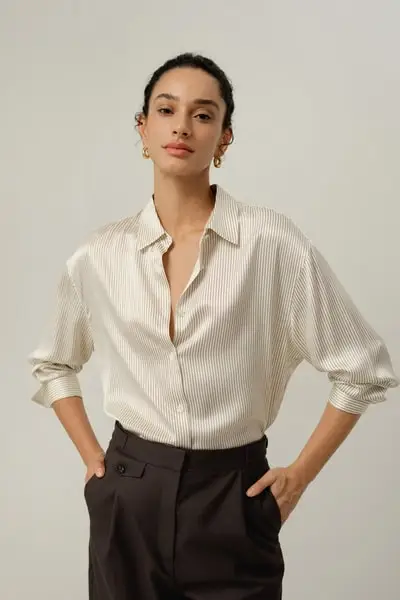 in stock Camicia Oversize di Lusso in Charmeuse di Seta a Righe | Abbigliamento Premium EURMoca Sbiadito