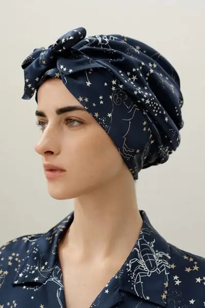 in stock Cuffia da Sonno Bilancia per Capelli Lunghi - Spazio Extra, Zero Crespo Cuffia da Sonno Scorpione per Capelli Lunghi - Volume