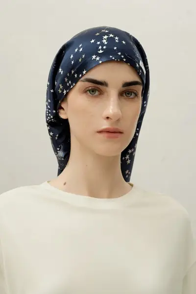 in stock Cuffia per Capelli Bilancia in Seta - Ampio Spazio, Zero Crespo e Mattine Lisce Cuffia per Capelli Scorpione in Seta - Spazio