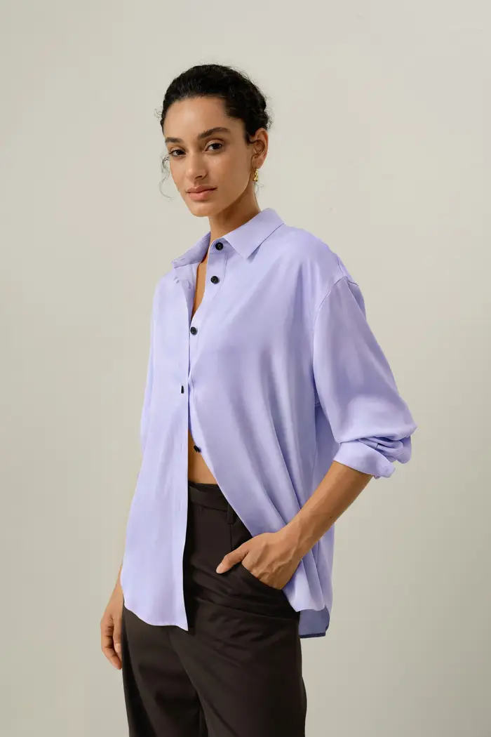 in stock Lussuosa Camicia Oversize in Georgette di Seta Stretch per Donna EURLila