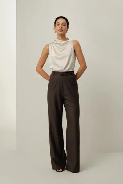 in stock Lussuoso Top Senza Maniche Asimmetrico in Pura Seta Charmeuse EURMoca Sbiadito