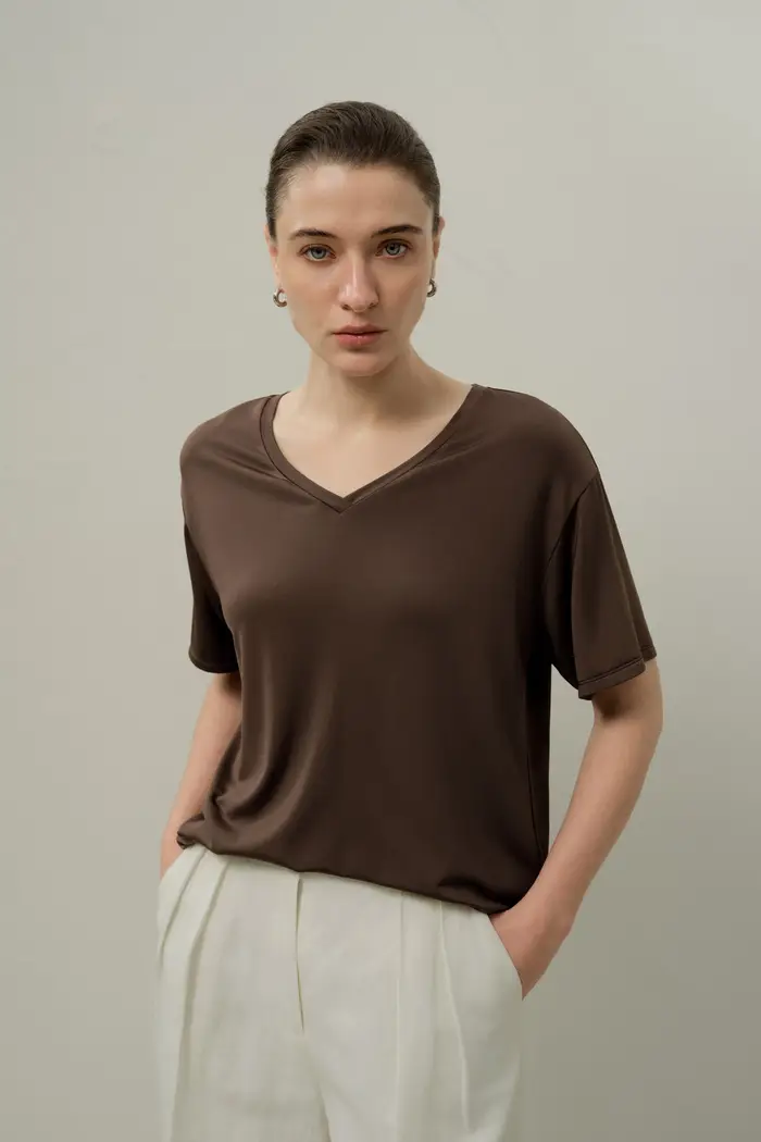 T-shirt basic a girocollo in jersey Silk Breeze EURChicco di Caffè