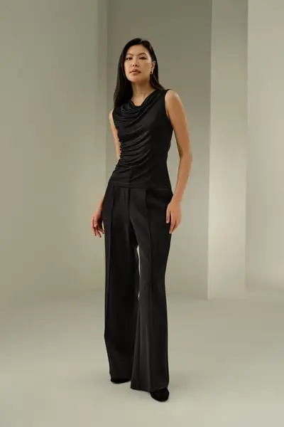in stock Top Senza Maniche con Collo a Drappeggio in Jersey di Seta EURNero