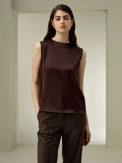 in stock Top senza maniche in seta a girocollo EURMarrone scuro
