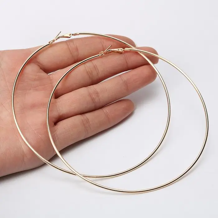 Junxin Orecchini a cerchio di grandi dimensioni da 90 mm 100 mm per donna Accessorio per gioielli da donna classico rotondo color oro 100