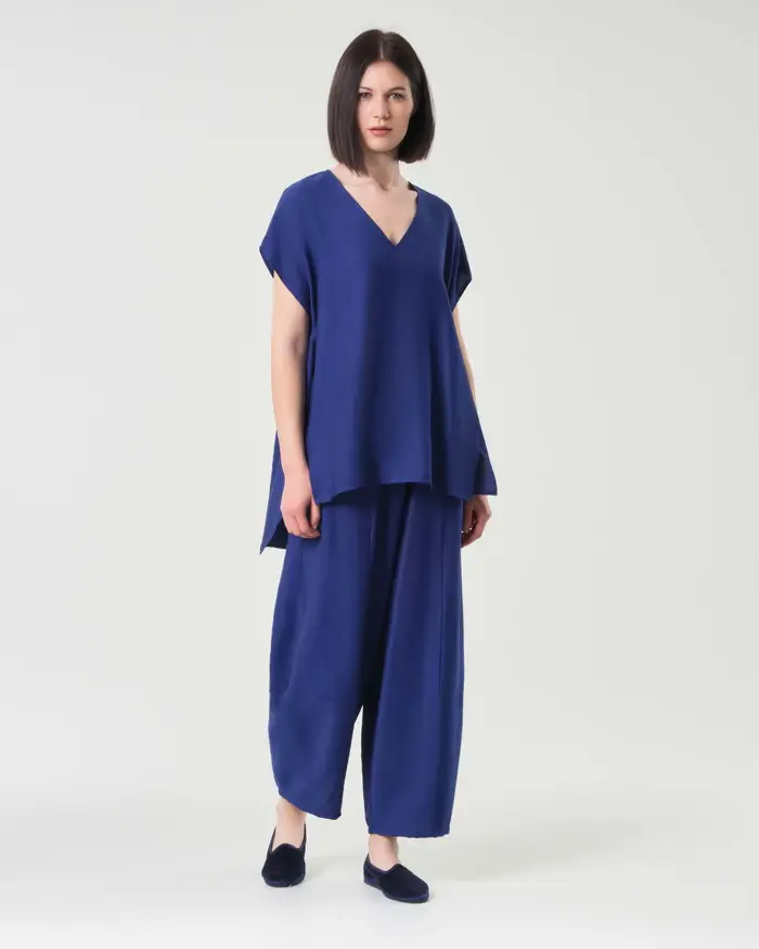 Completo bluette in viscosa con blusa a maniche corte e pantaloni ballon con elastico in vita