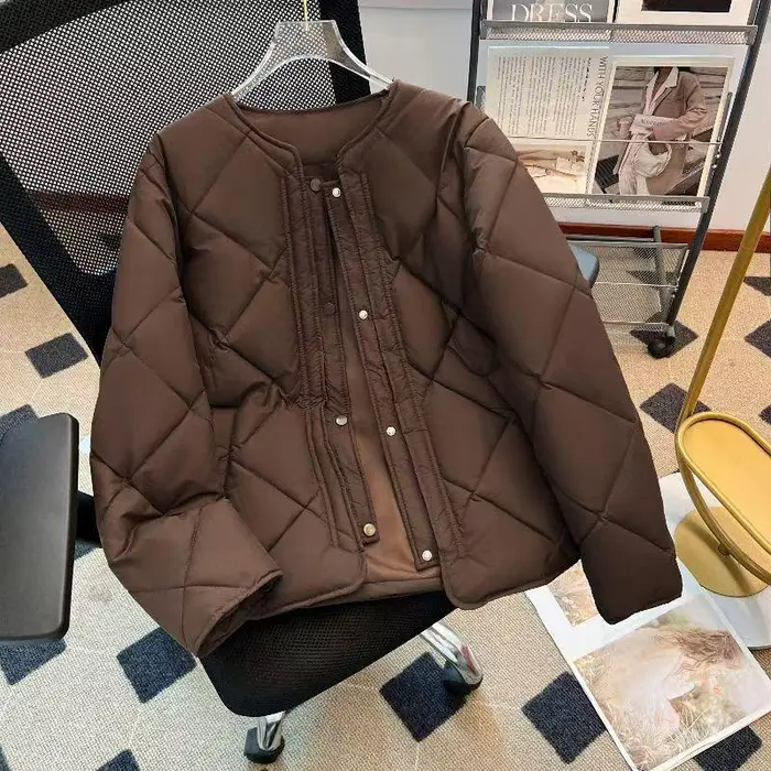 Nuovo Cappotto Donna Coreano Sottile Autunno Inverno Imbottito in Piuma di Cotone Senza Collo Trapuntato a Rombo Taglio Sottile XL marrone
