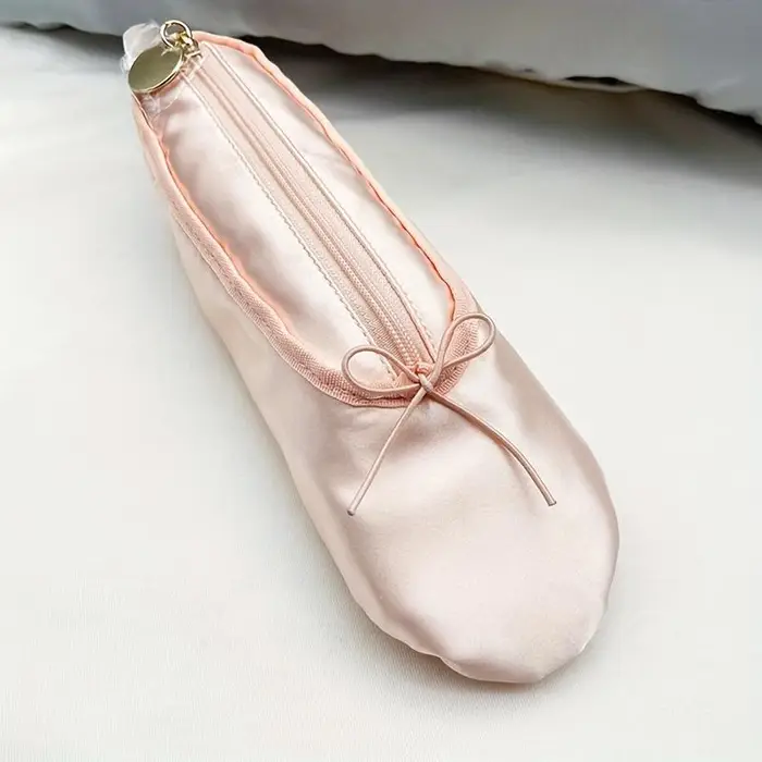 Astuccio per matite da ballo di grande capacità Design carino Borsa per trucco Borsa per cancelleria in raso Porta matite Organizzatore da scrivania rosa