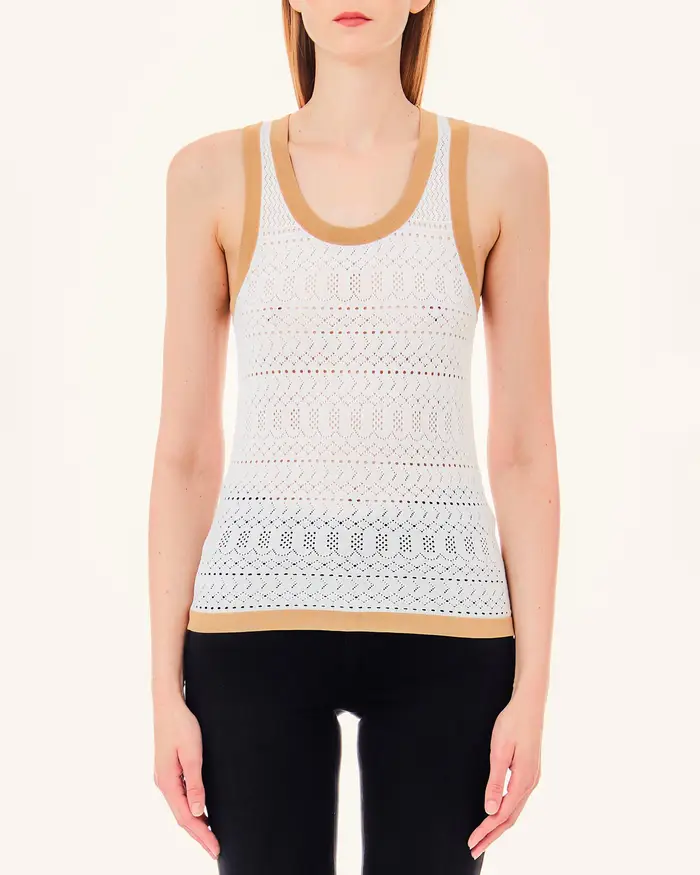 Top bianco in maglia traforata di misto viscosa con scollo all americana e profili color cammello