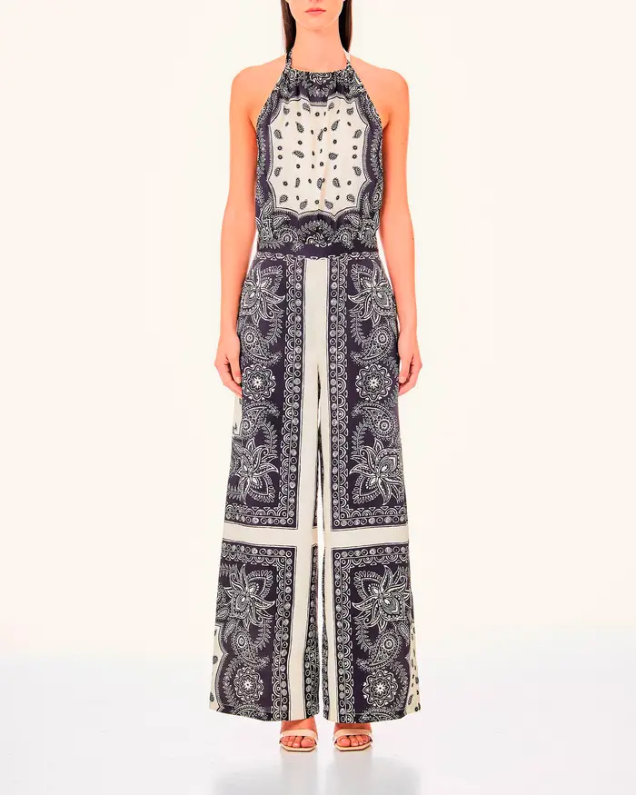 Tuta in raso di misto viscosa stretch a fantasia paisley nera e avorio con scollo all americana