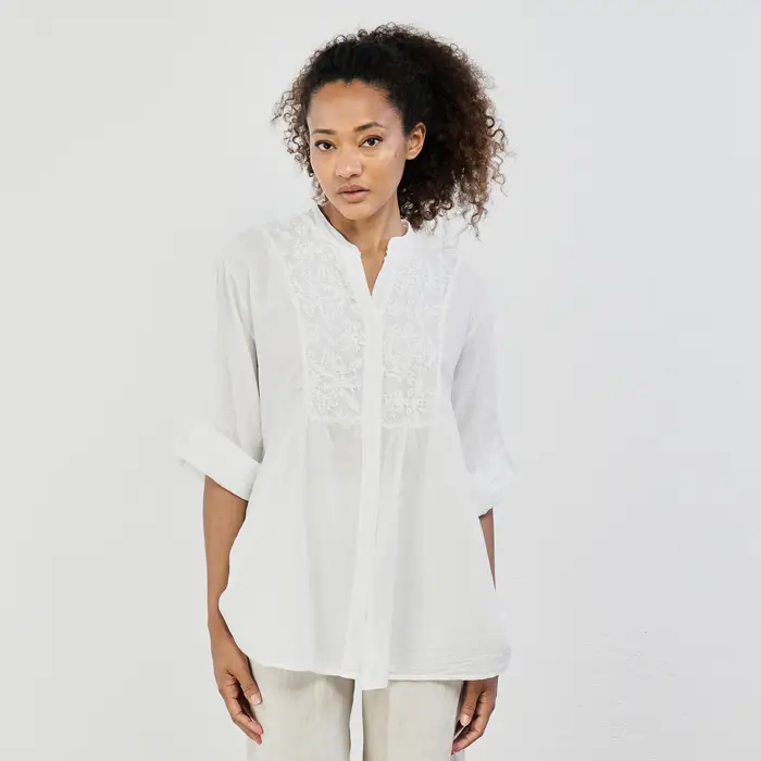 LOKITA Camicia bianca con dettaglio ricamato