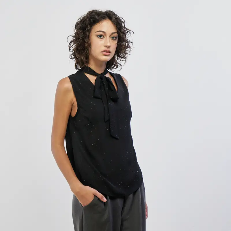 LOKITA Camicia nera smanicata con fusciacca e strass