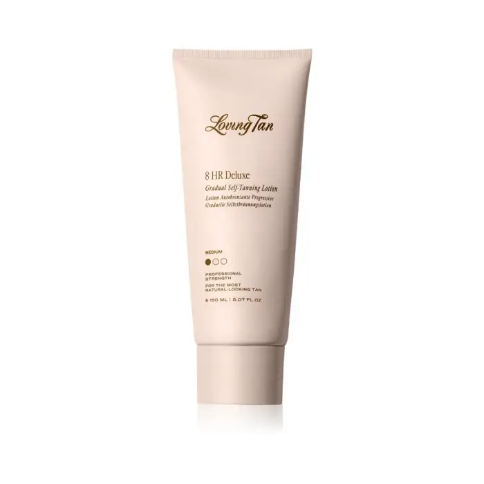 Loving tan Deluxe Gradual Tan latte nutriente corpo per esaltare l'abbronzatura colore medio 150 ml