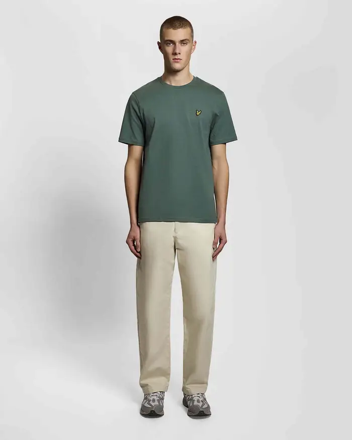Lyle & Scott T-shirt mezza manica verde in cotone con logo aquila gialla ricamata sul petto