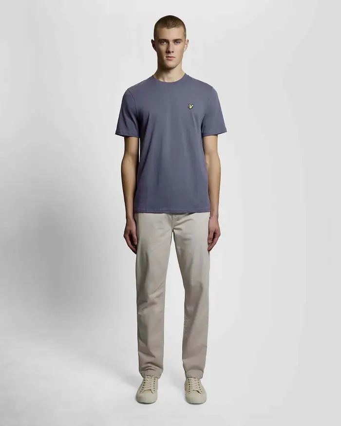 Lyle & Scott T-shirt mezza manica viola in cotone con logo aquila gialla ricamata sul petto