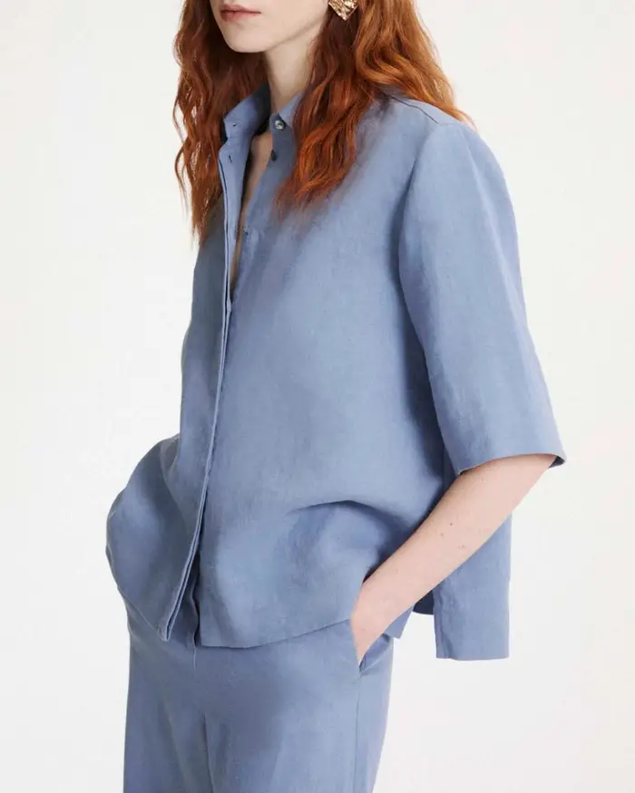 Marella Camicia azzurra in puro lino lavato con contropiego sul retro e mezze maniche