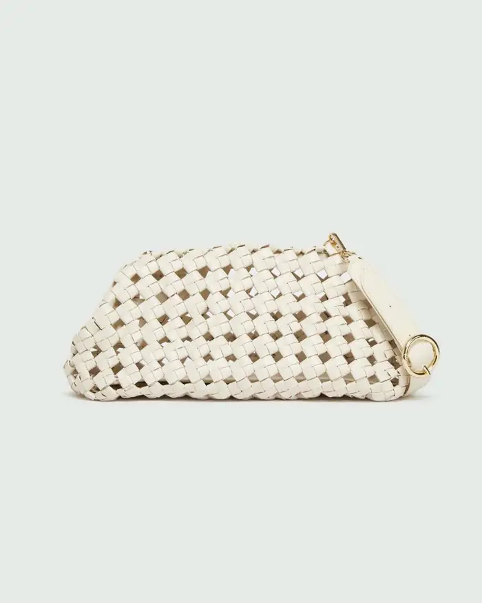 Pochette morbida Marella bianca intrecciata con chiusura a magnete e tracolla regolabile