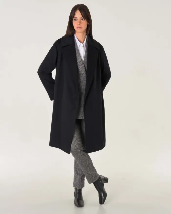 Cappotto Max Mara Studio midi a vestaglia nero in drap di pura lana con rever ampio