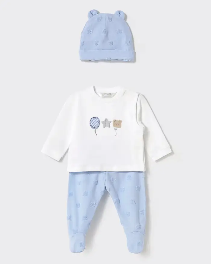 Completo Mayoral azzurro e bianco con cappellino in cotone stretch