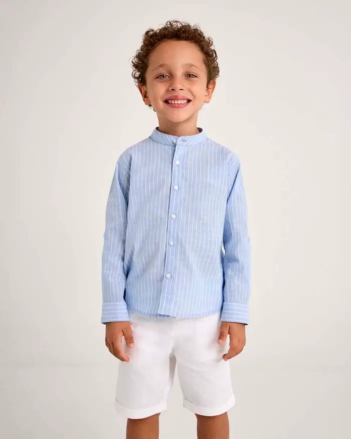 Completo Mayoral camicia coreana azzurra a righe e bermuda bianco