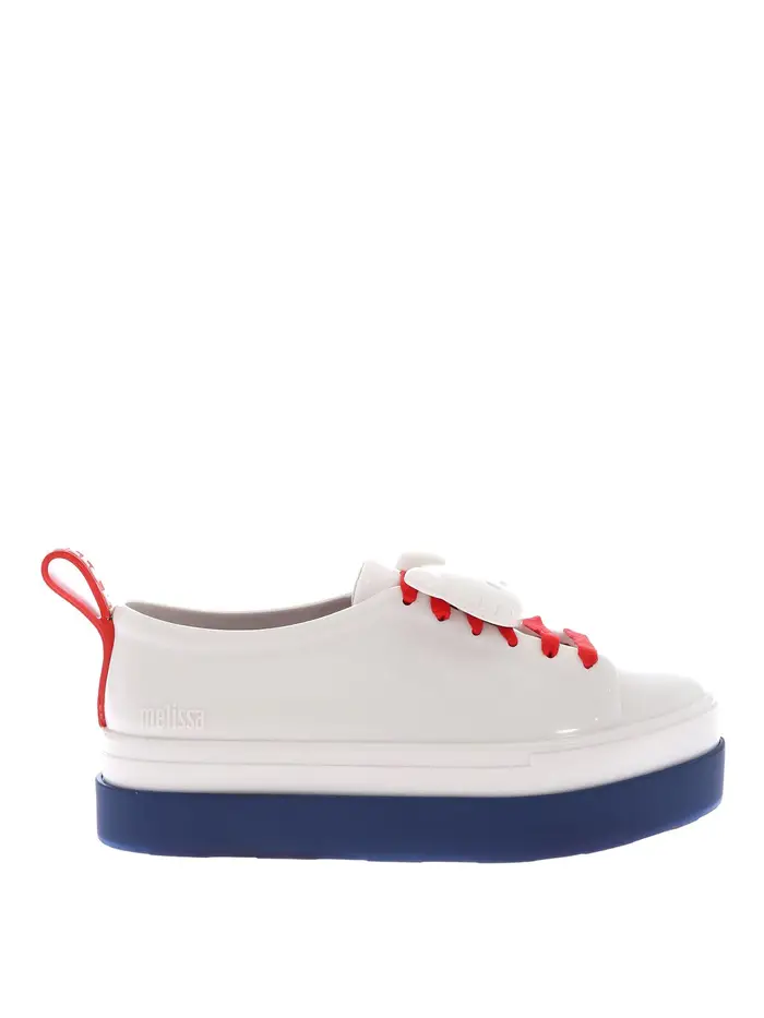 Melissa Sii + Annuncio di Hello Kitty Bianco