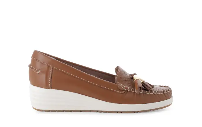 Mocassino con zeppa comodo in pelle cuoio 01027q