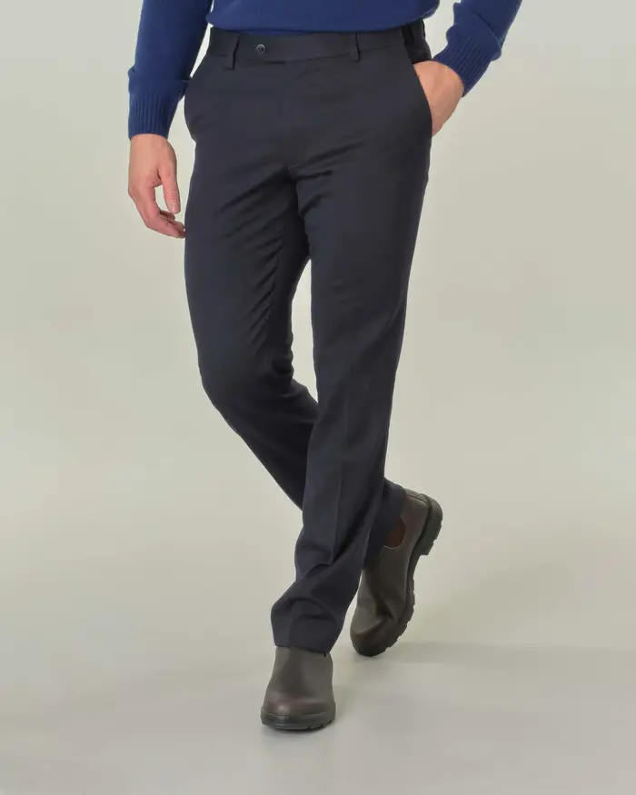 Pantalone Oslo blu in flanella di misto lana stretch a gamba dritta