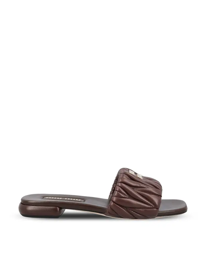 Sandali realizzati in pelle MARRONE