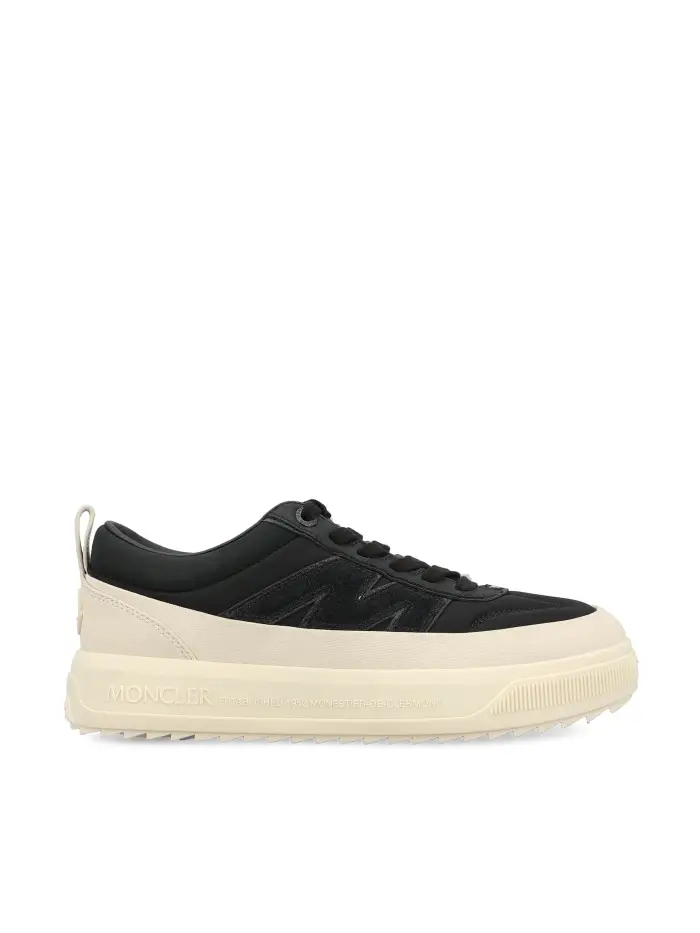 Sneakers realizzate in pelle NERO