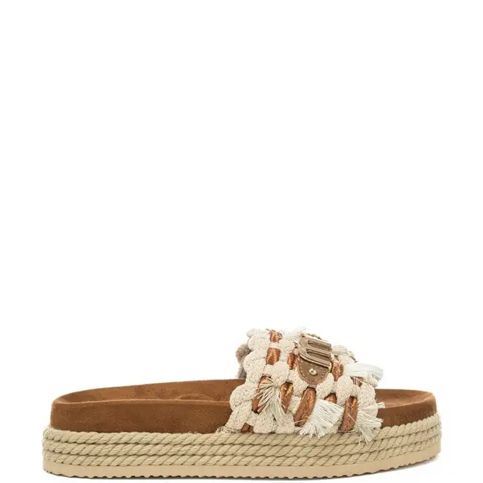Mou sandali da donna monoband rope con frange e maxi logo lettering sul davanti beige