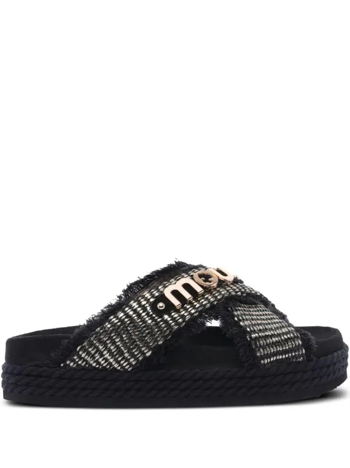 MOU Sandali nero con suola intrecciata e logo metallico oro