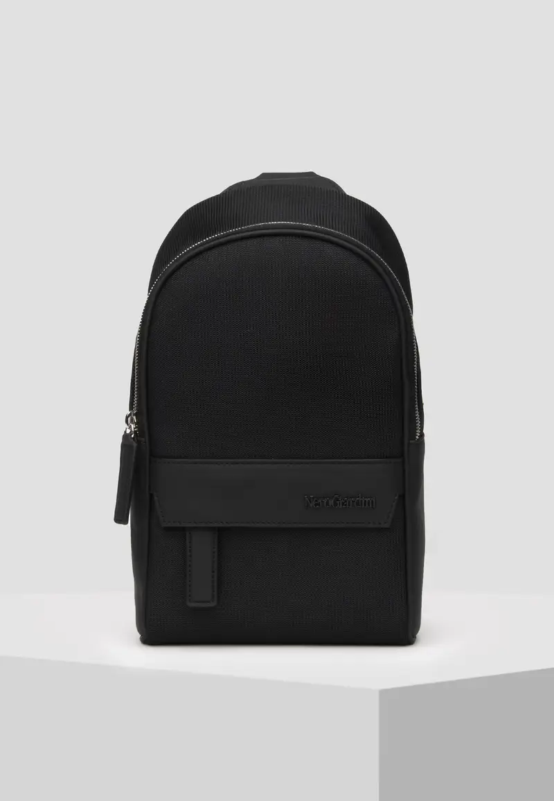 NeroGiardini Outlet Zaino da Uomo in Tela e Materiale Tecnico - Nero