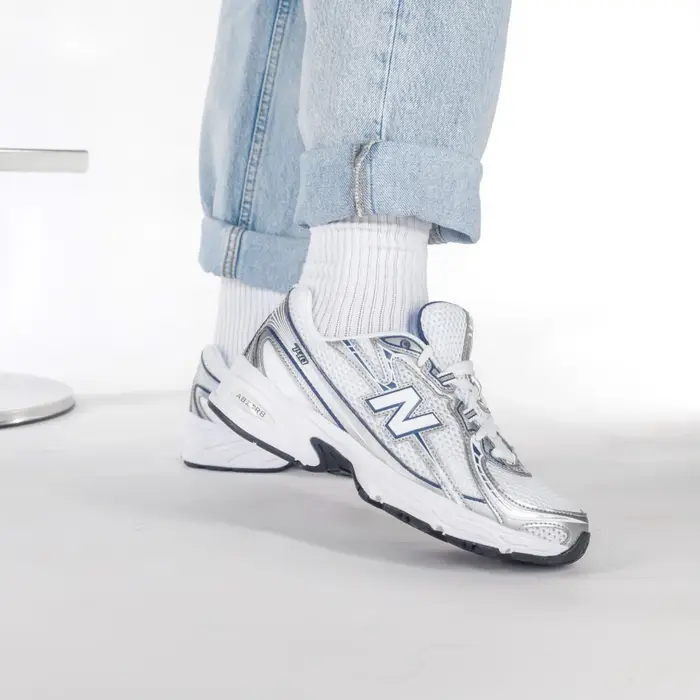 New Balance 740 5