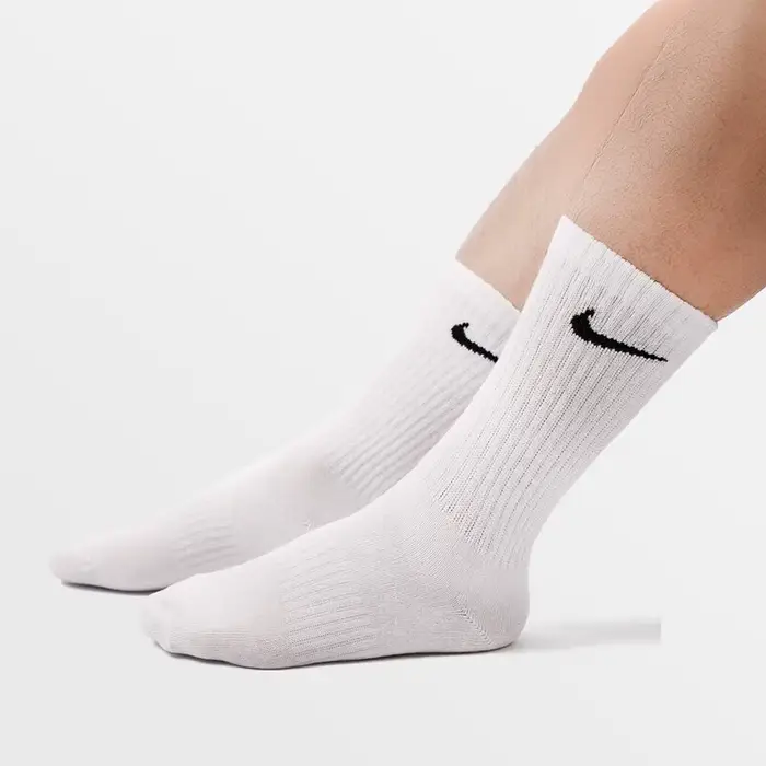 Nike Calzini unisex traspiranti e confortevoli per coppia Confezione da 3 paia di calzini sportivi da basket Confezione da 3 paia SX7676-100