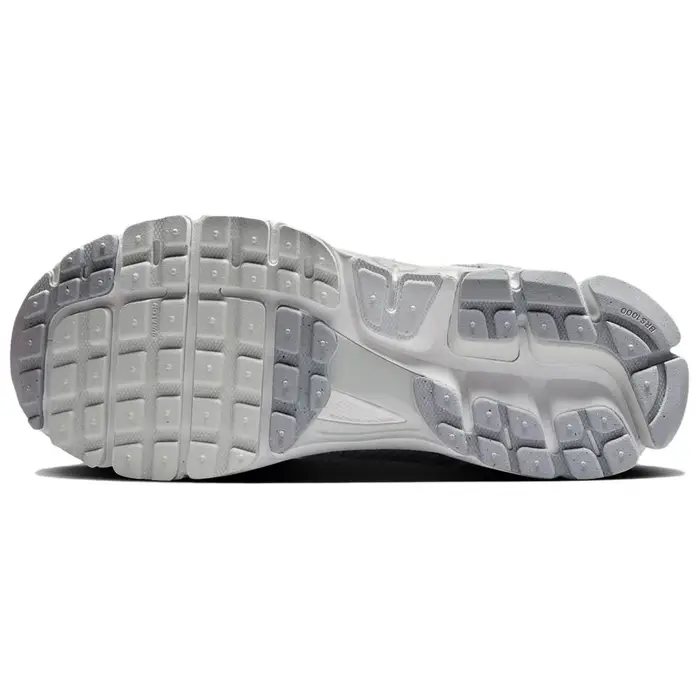Sneakers da donna Nike Zoom Vomero 5 Platino Puro Tinta Platino Grigio Lupo Bianco Summit HQ0458-001 39