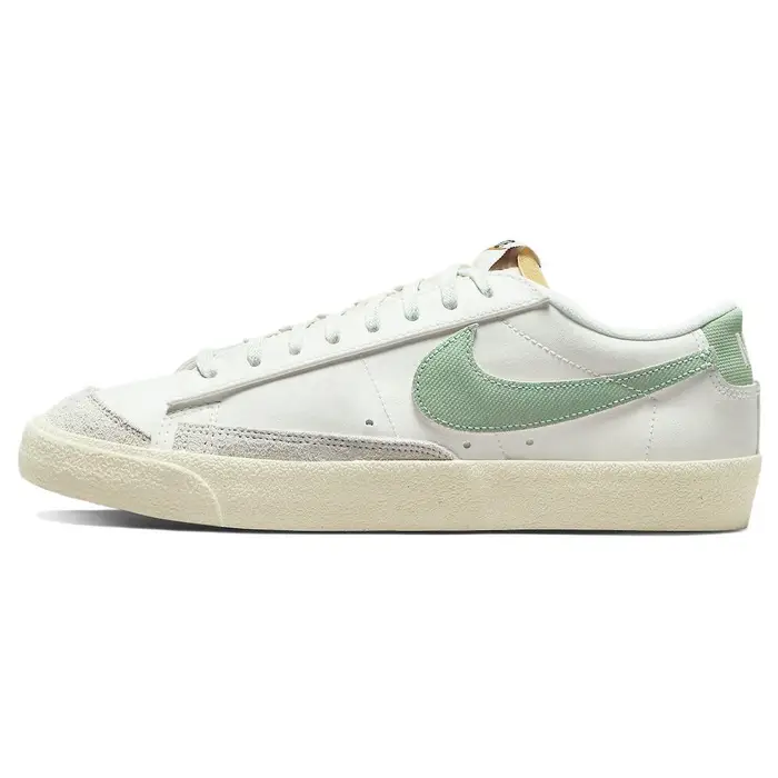 Sneakers da uomo Nike Blazer Low 77 Premium Certified Fresh Bianco Vela Arancione Alpha DO9799-100 41