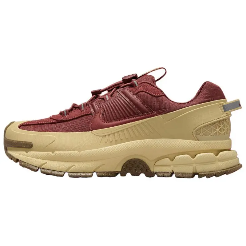 Zoom Vomero Roam Team Red Gold Sneakers da donna Team-Gold Gum-Brown HQ2181-700 38