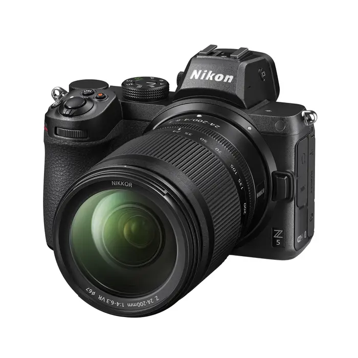 Fotocamera Mirrorless Nikon Z5 + Obiettivo Z 24-200mm f/4-6 3 VR nero