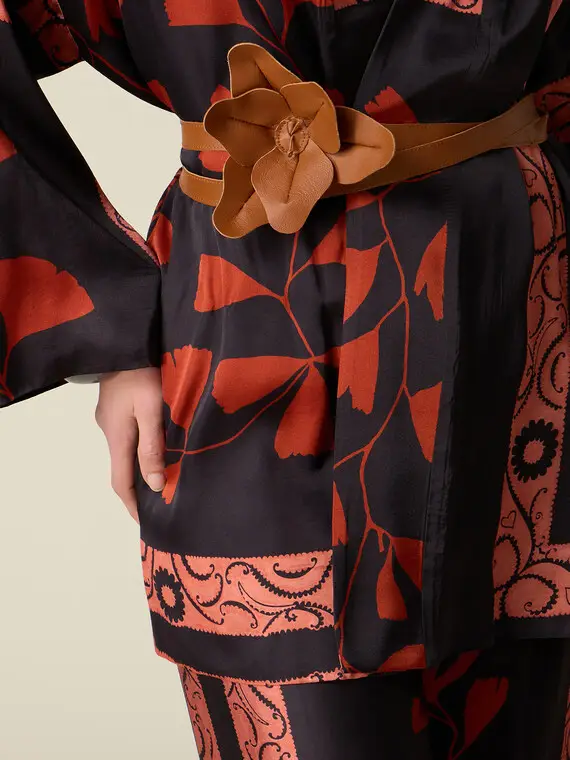 Fusciacca in pelle con fiore Donna