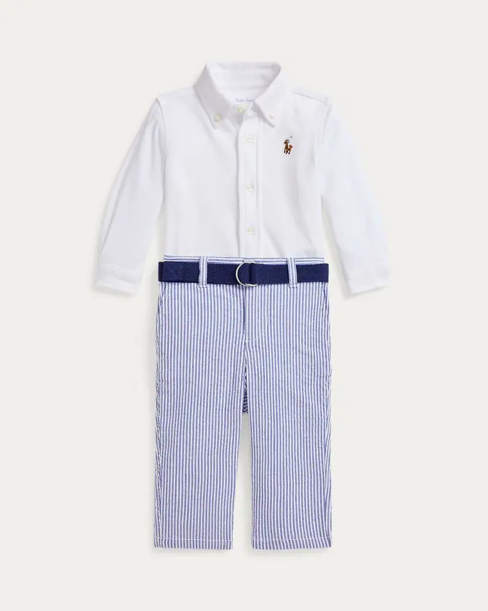 Completo polo manica lunga bianca e pantalone a righe bianche e azzurre Polo Ralph Lauren con cintura blu