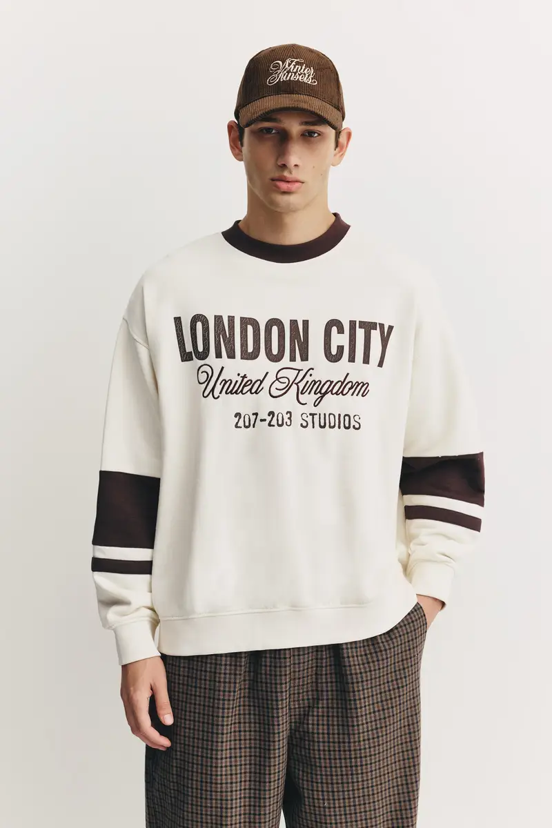 Pull&Bear Felpa Grafica London City Bianco rotto