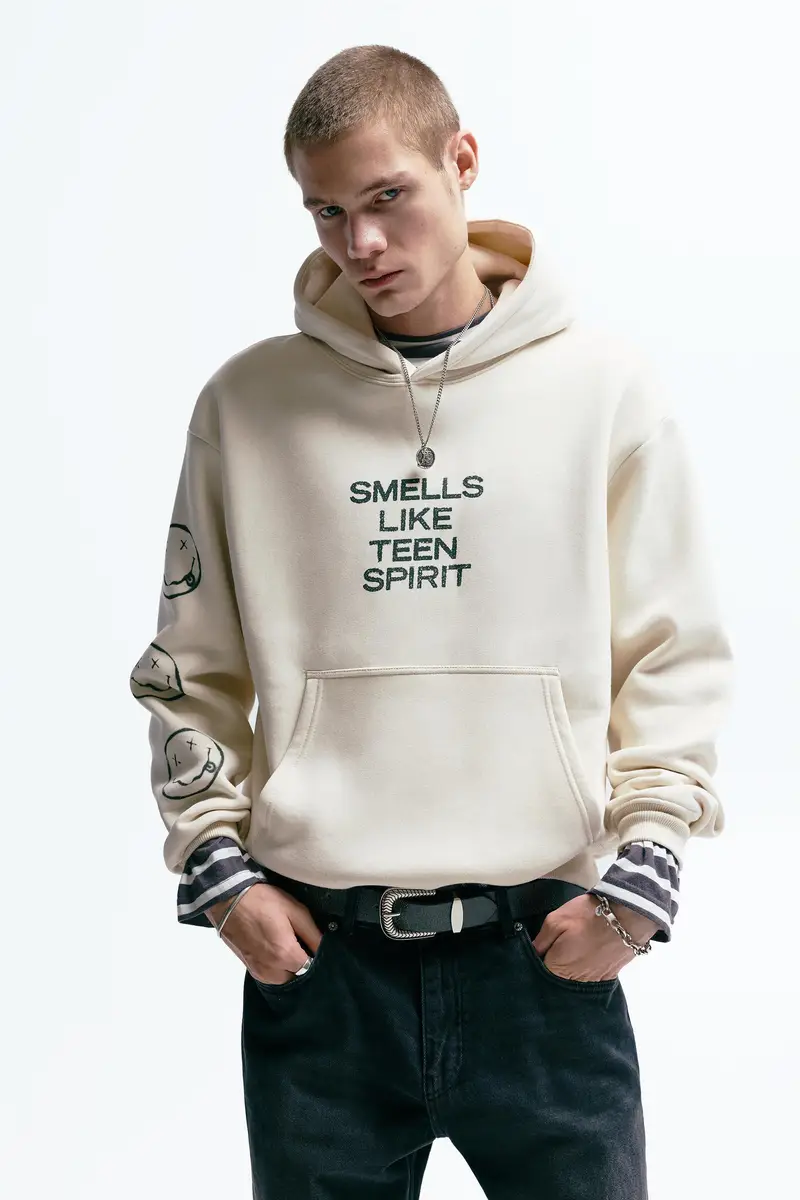 Pull&Bear Felpa Nirvana Con Cappuccio Bianco rotto