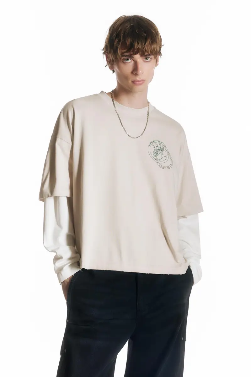 Pull&Bear Maglietta A Maniche Doppie Con Grafica Sabbia