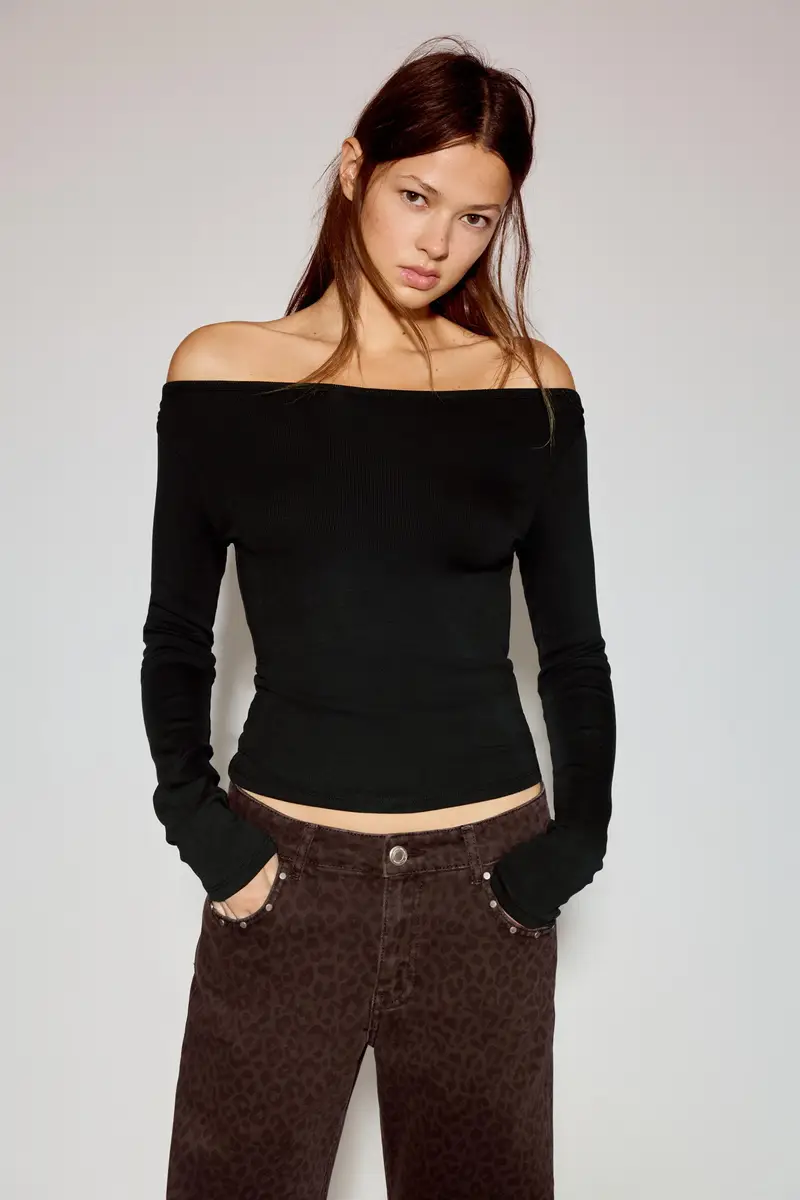 Pull&Bear Maglietta A Maniche Lunghe Con Scollo A Barchetta Nero