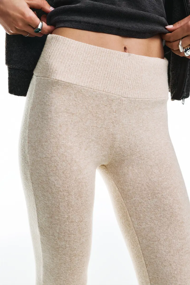 Pull&Bear Pantaloni A Campana Soft Touch Beige miniatura 3