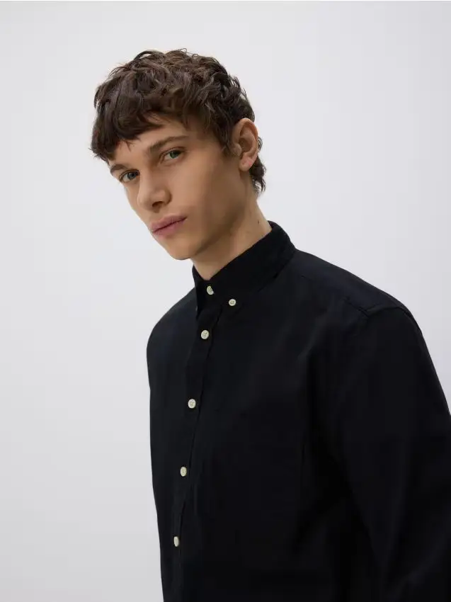 Reserved Camicia a taglio standard in misto cotone - nero