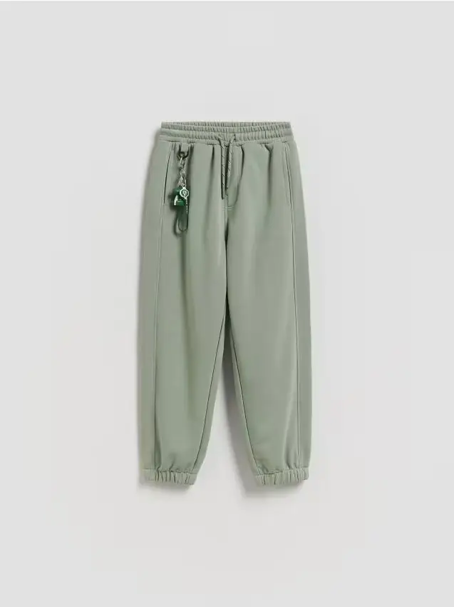 Reserved Jogger con portachiavi - verde chiaro