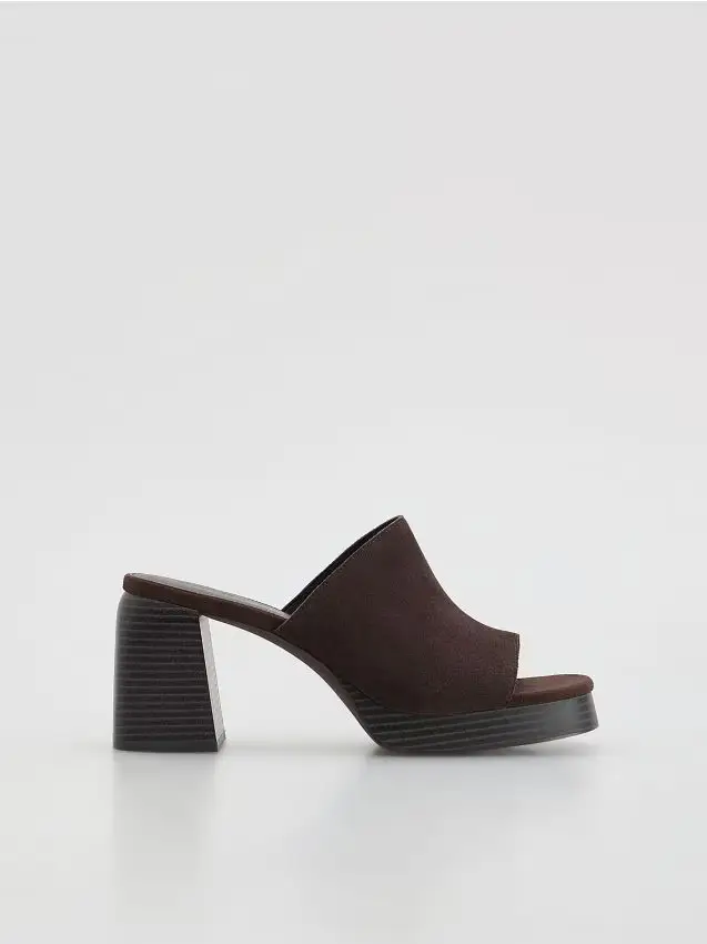 Mules in camoscio con tacco - marrone scuro