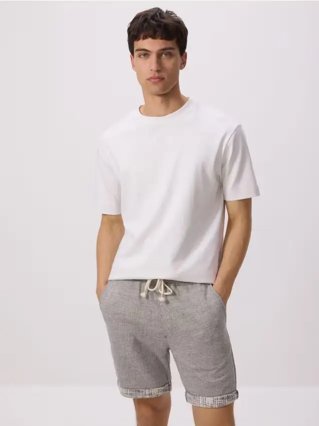 Reserved Pantaloncini strutturati regular - grigio scuro