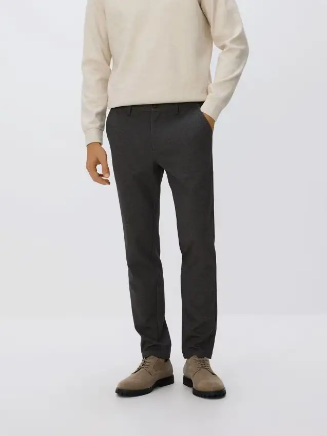 Reserved Pantaloni slim con viscosa - marrone scuro